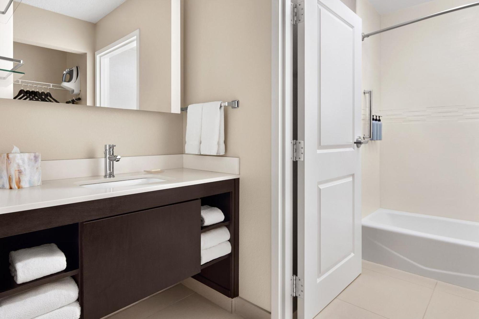 Residence Inn By Marriott Philadelphia לנגהורן מראה חיצוני תמונה